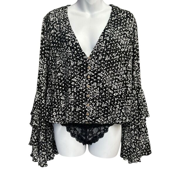 Free People Bodysuit Womens Small Ditsy Black White Floral Tiered Bell Sleeve - Picture 4 of 16